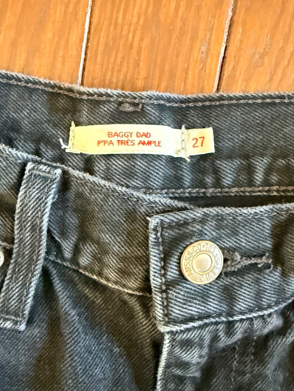 Levi's Black High-Rise Flare Jeans with Knee Rips - Picture 2 of 4